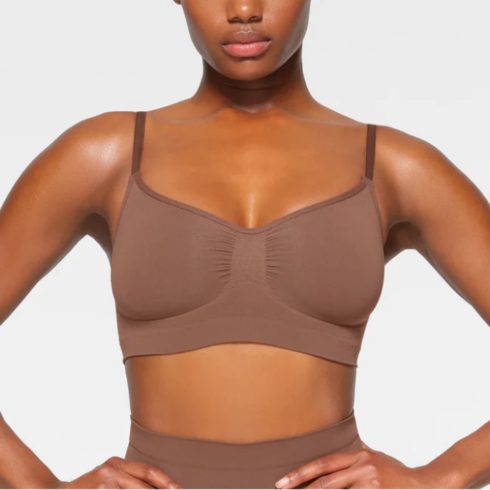 NWOT Skims Seamless Sculpt Bralette